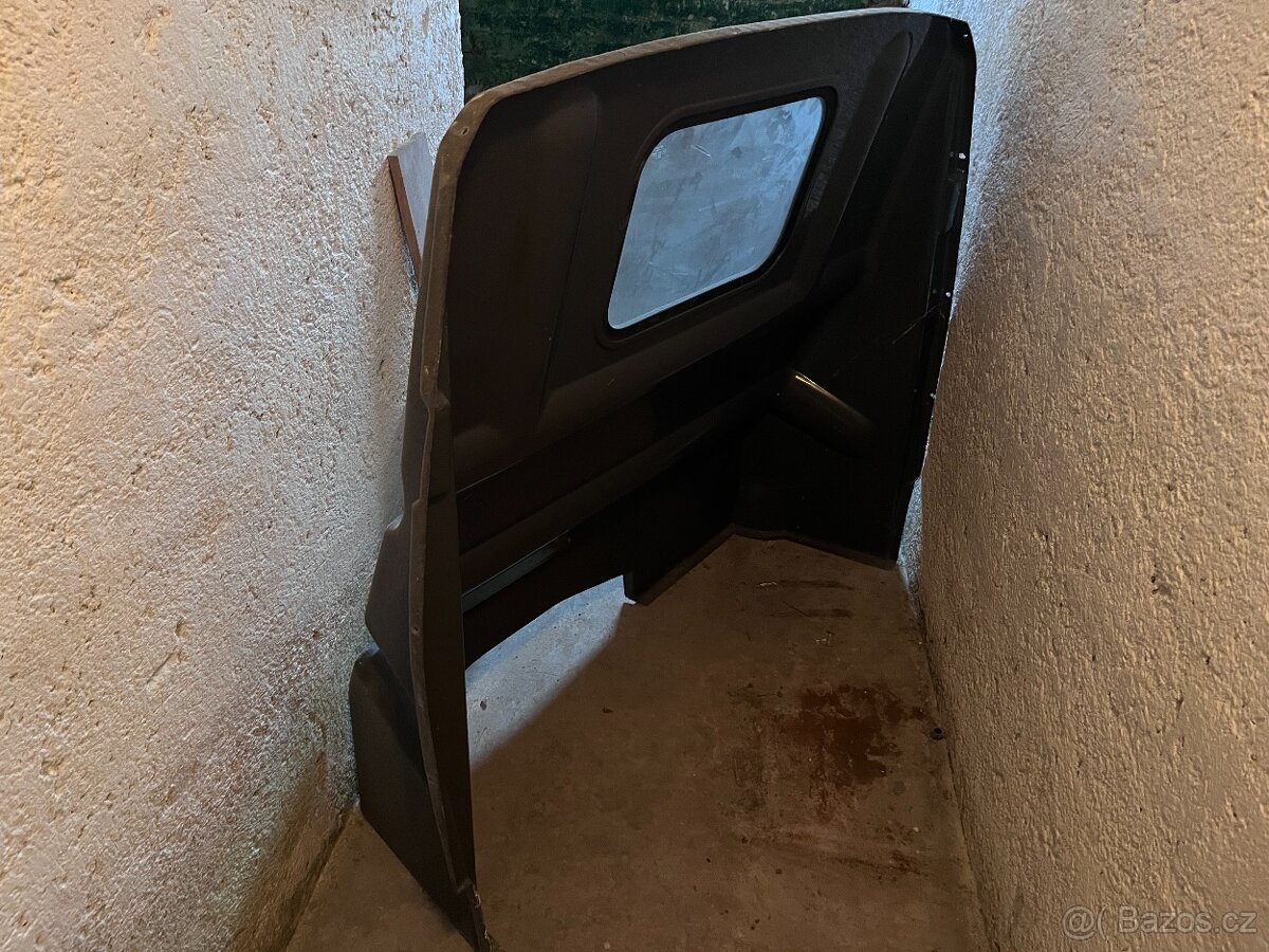 Přepážka na dodávku s oknem - 3