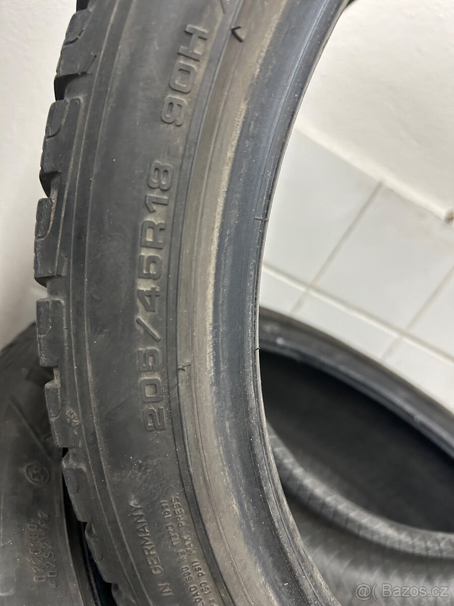 Zimní pneu Goodyear 205/45 R18 - 3