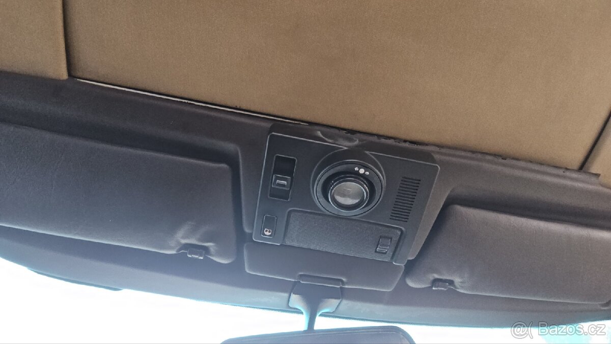 W124 200D manual - 3