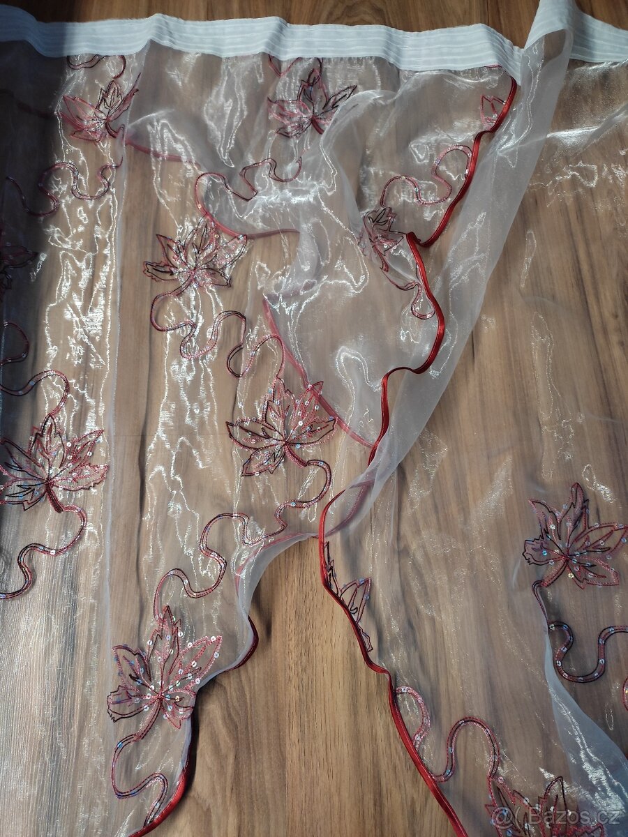 Krásná záclona - 3