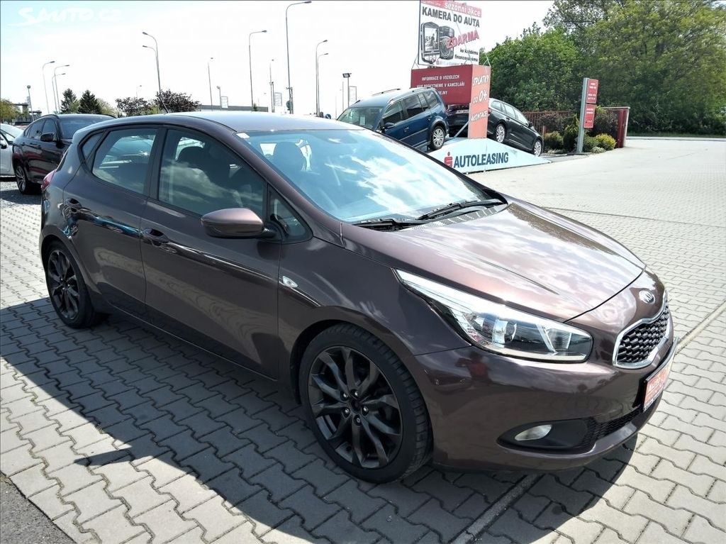 Kia Cee´d 1,4 CRDi 66kW KLIMA ESP - 3