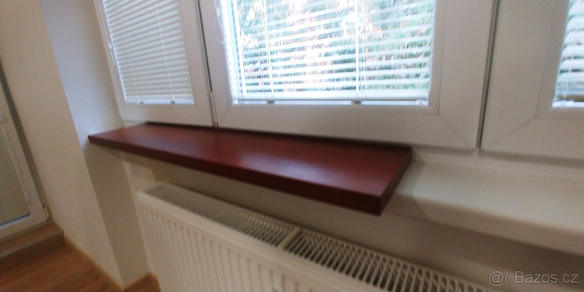 Police na stěnu - 3