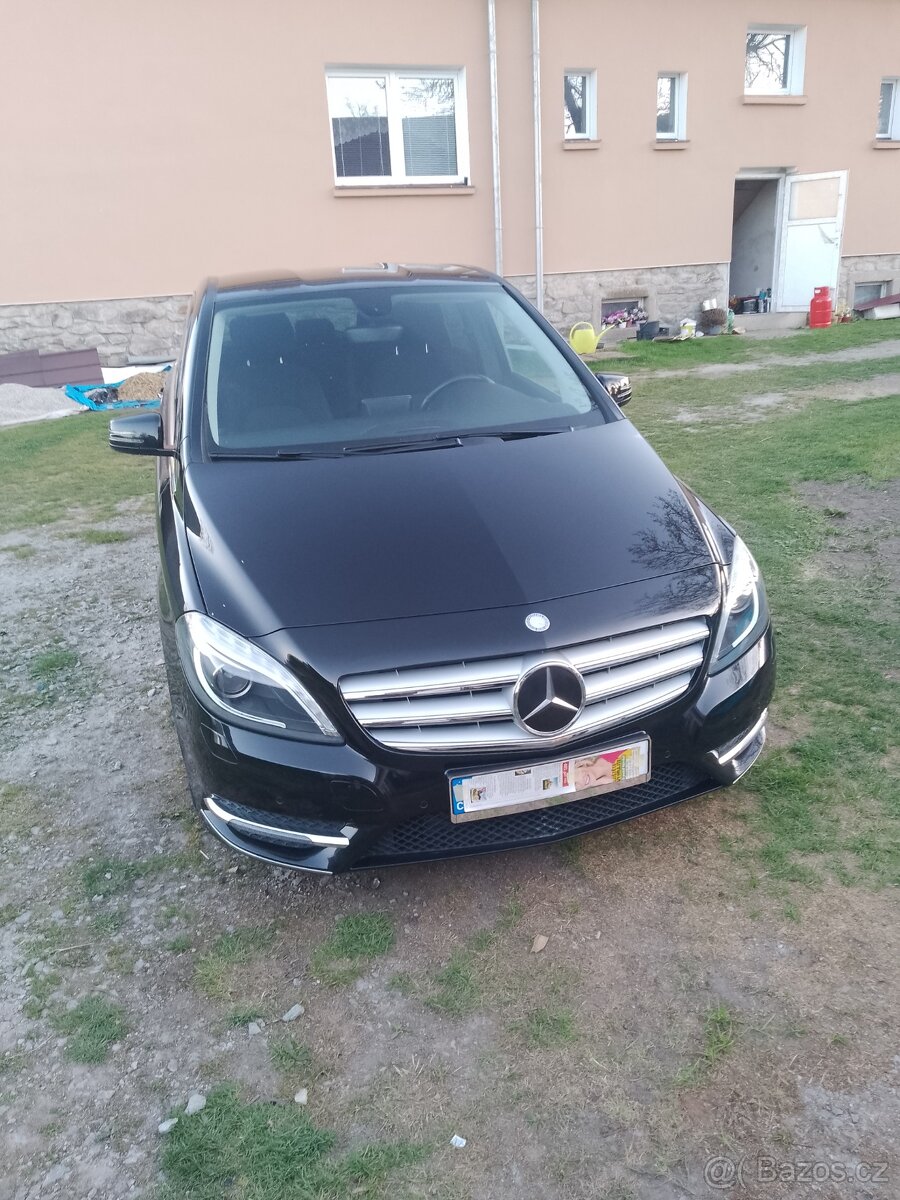 Mercedes Benz B180 - 3