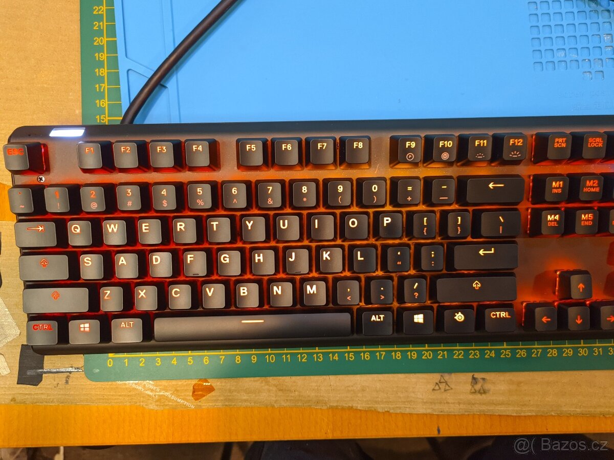 herní klávesnice s pevnou konstrukci Steelseries Apex 7 - 3