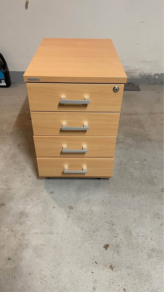 Kancelářský nábytek Hobis - 3