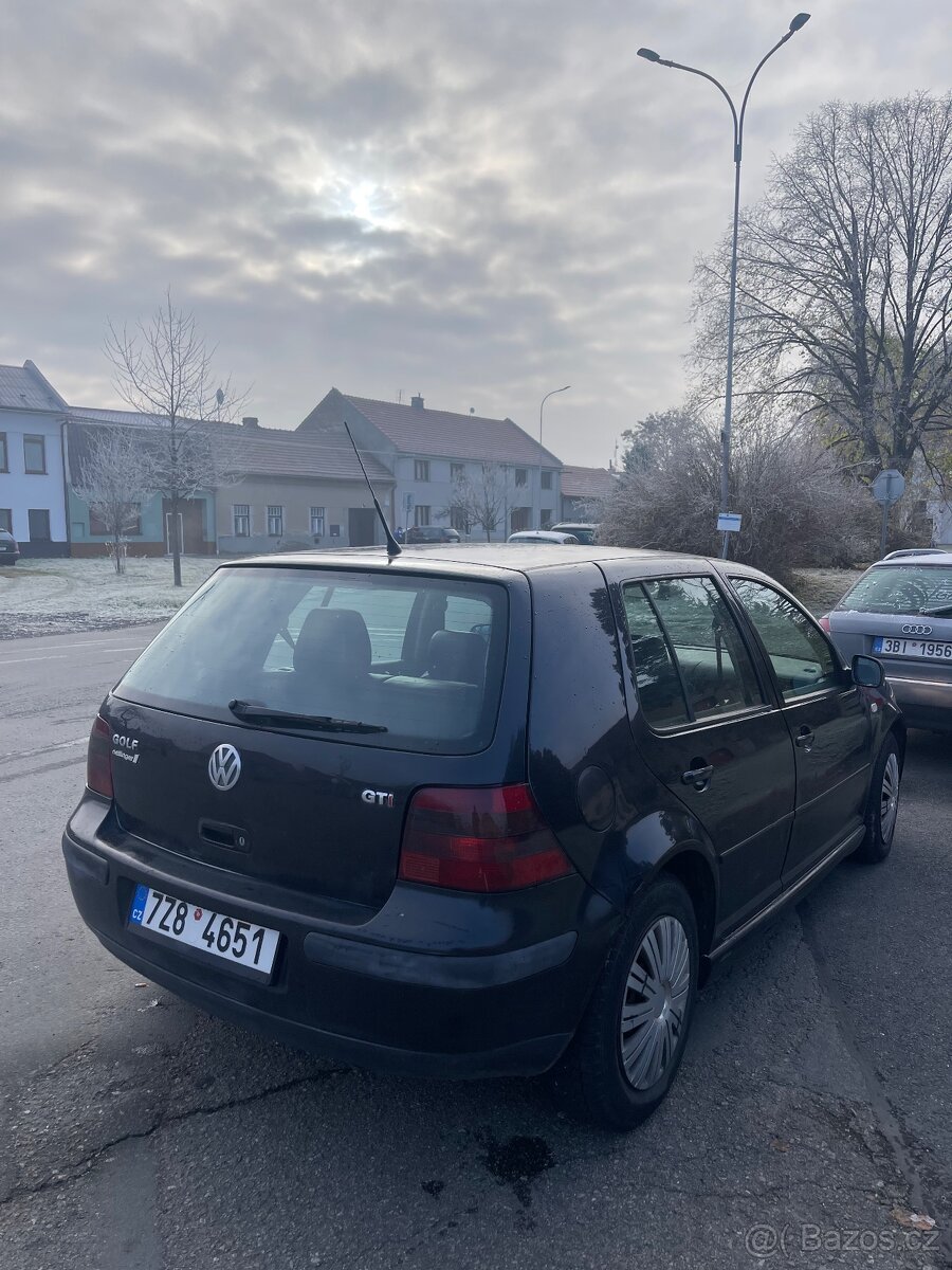 Volkswagen Golf GTI - 3