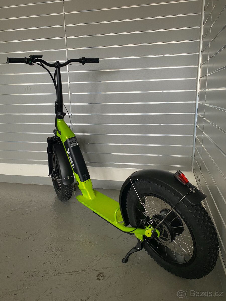 Elektrická koloběžka X-Scooters XT08 Výprodej - 3
