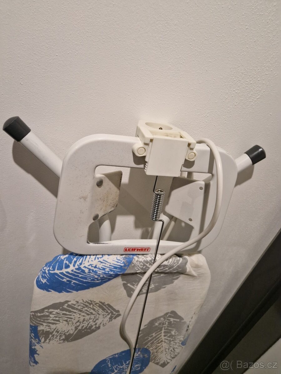 Žehlička + žehlicí prkno - 3