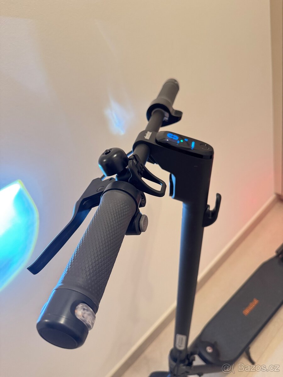 Elektrická koloběžka - Ninebot - 3