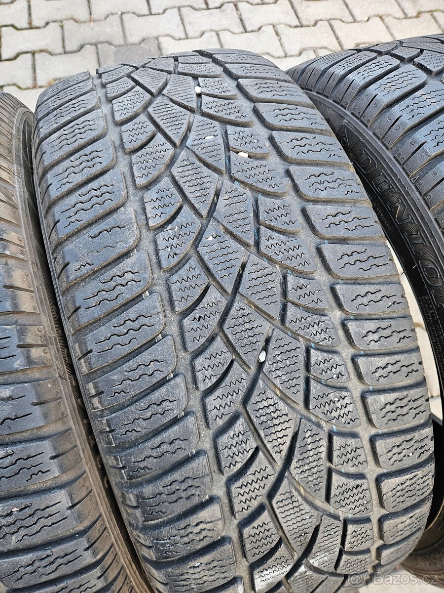 Zimní Dunlop 235/45/19 - 3