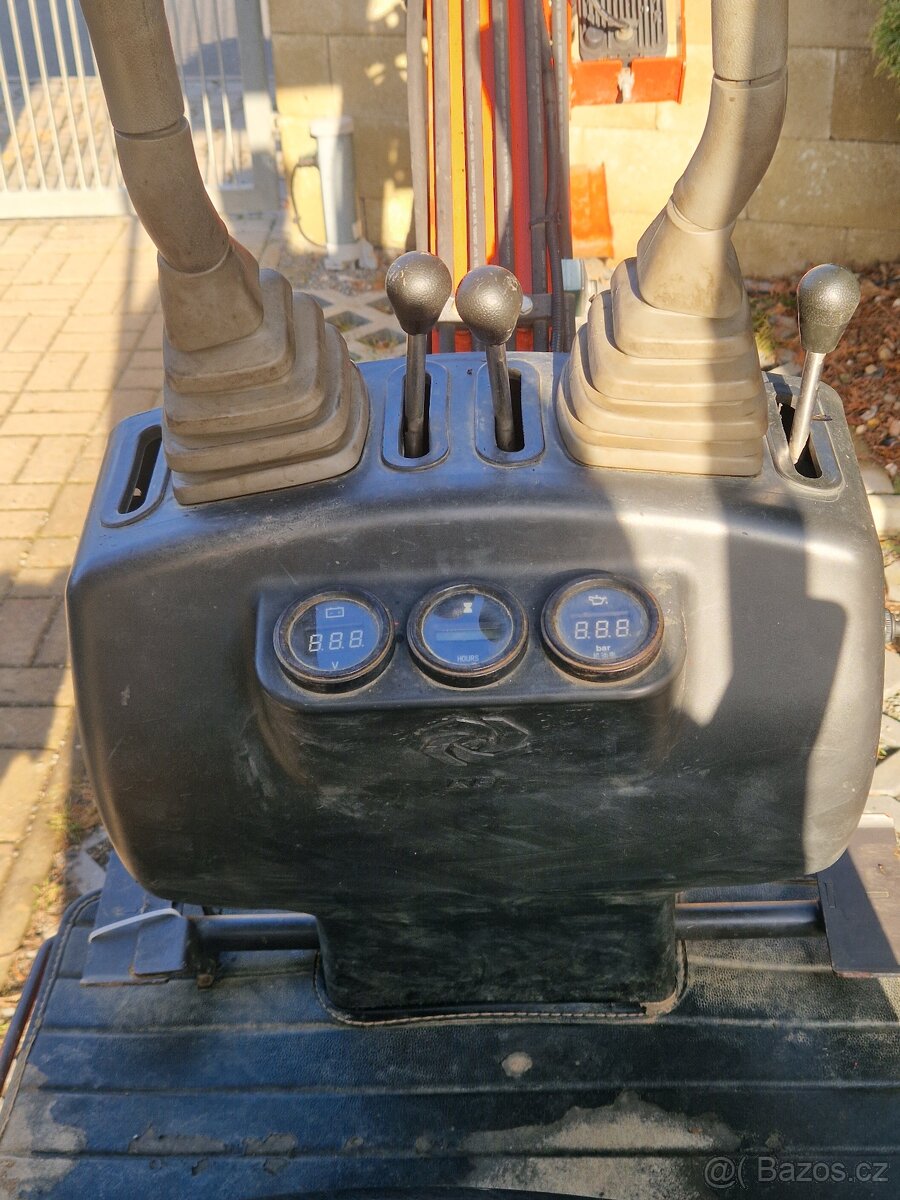 Prodám pasový minibagr Digger D 800 - 3