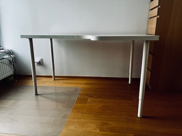 Pracovní stůl tvaru L - 3