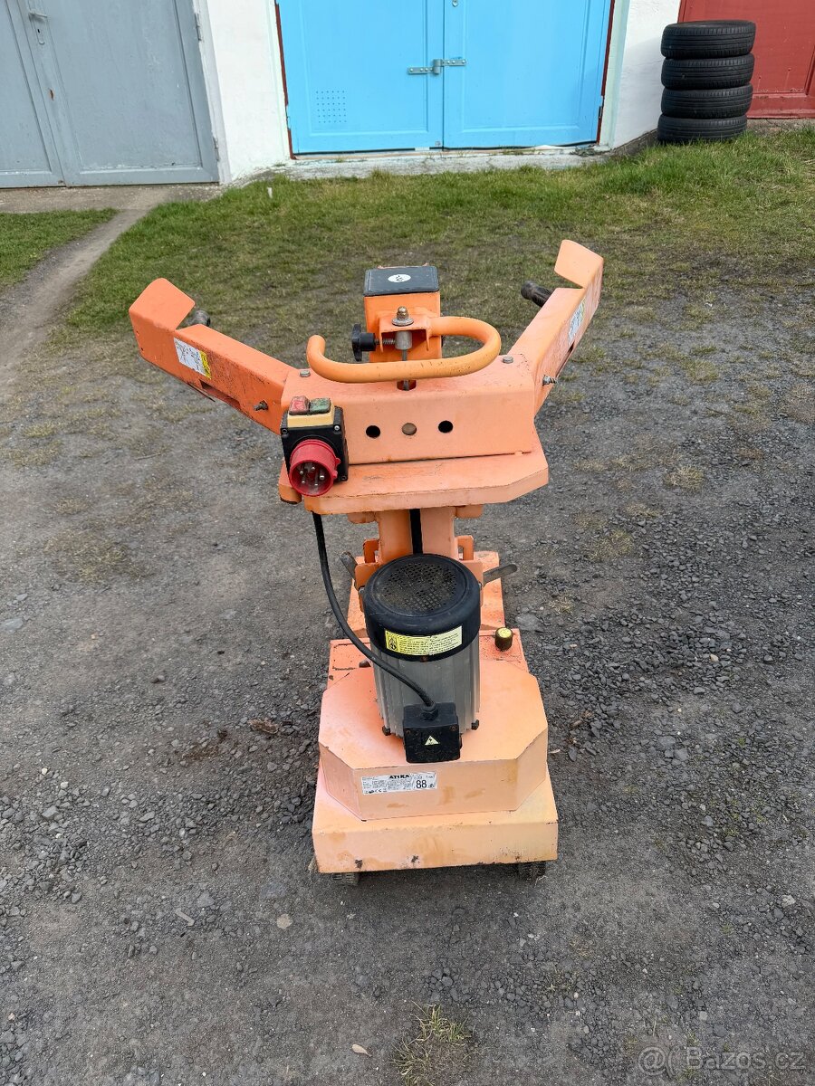 ŠTÍPAČKA NA DŘEVO ATIKA - 3