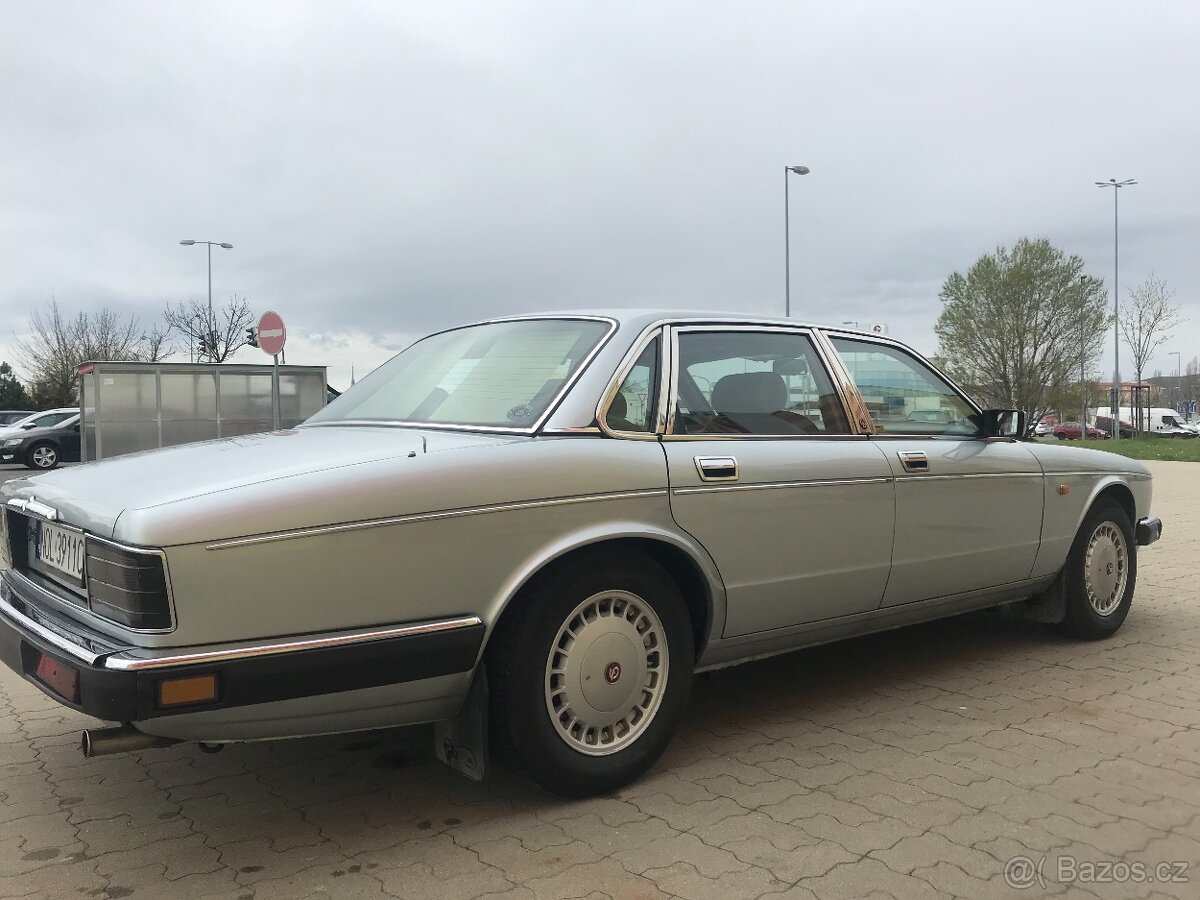 Predám Jaguar Daimler 4.0 - 3