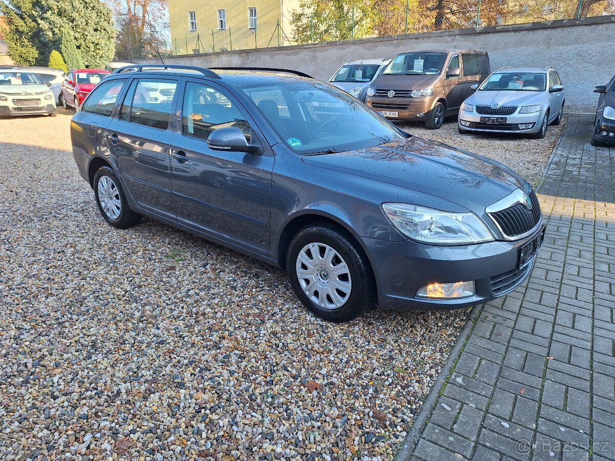 Škoda Octavia 1.6 TDi 77KW S.Kniha, Tažné zař. Ambi. Kombi - 3