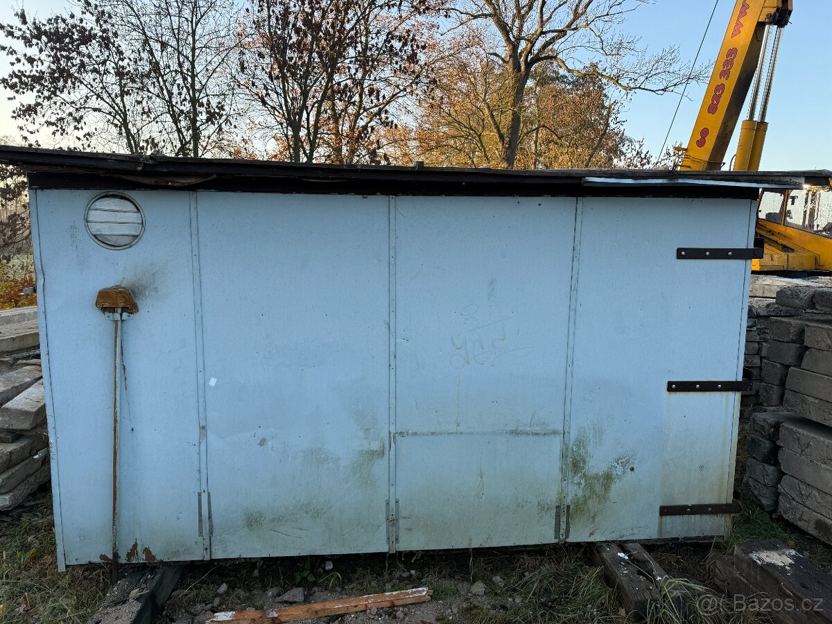 novinový stánek, sklad - 3