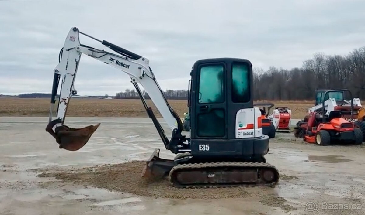 Půjčovna - pronájem minibagr Bobcat E35 - 3