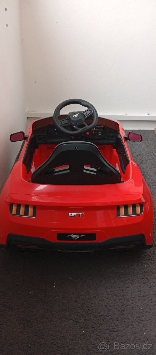 Toys Ford Mustang GT BEC 8171 elektrické autíčko - 3