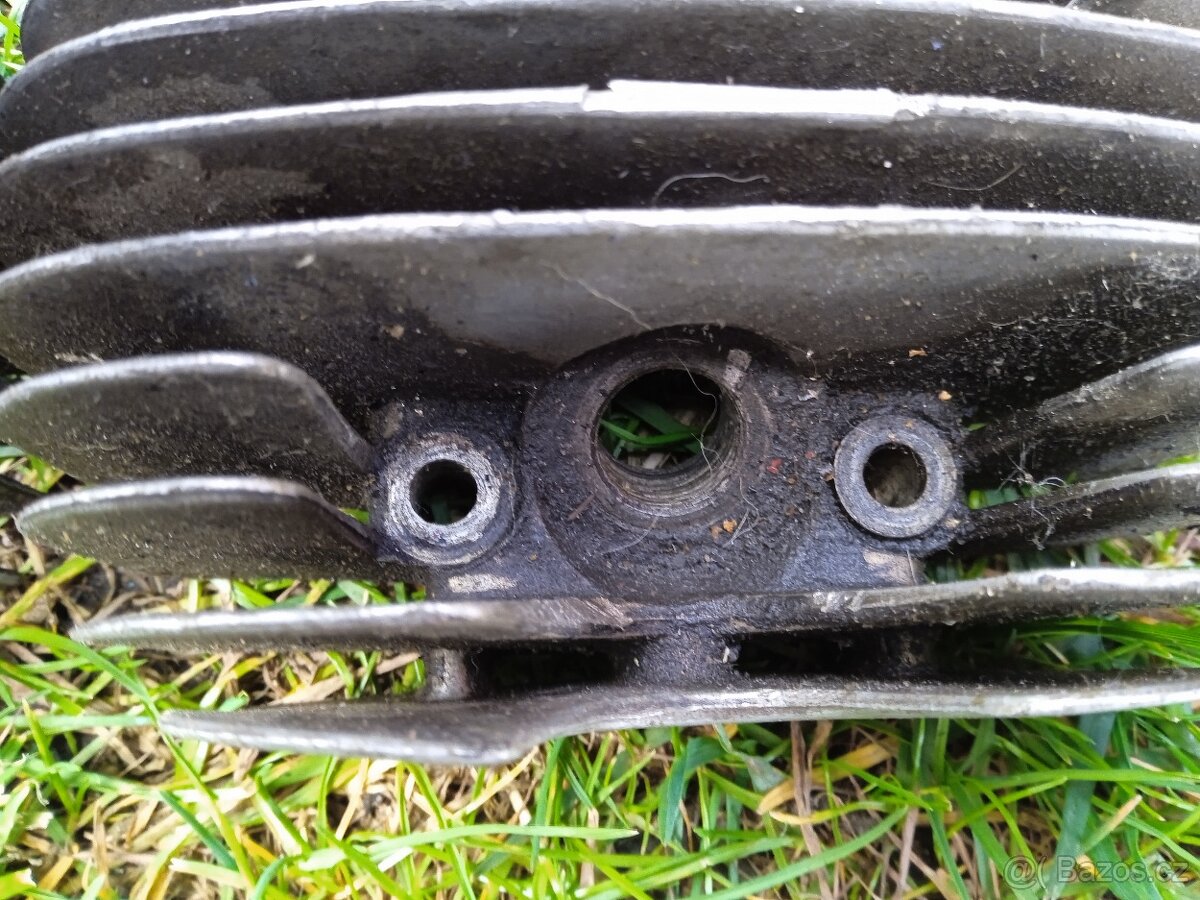 2x Hlava Jawa Pionýr a Mustang - 3