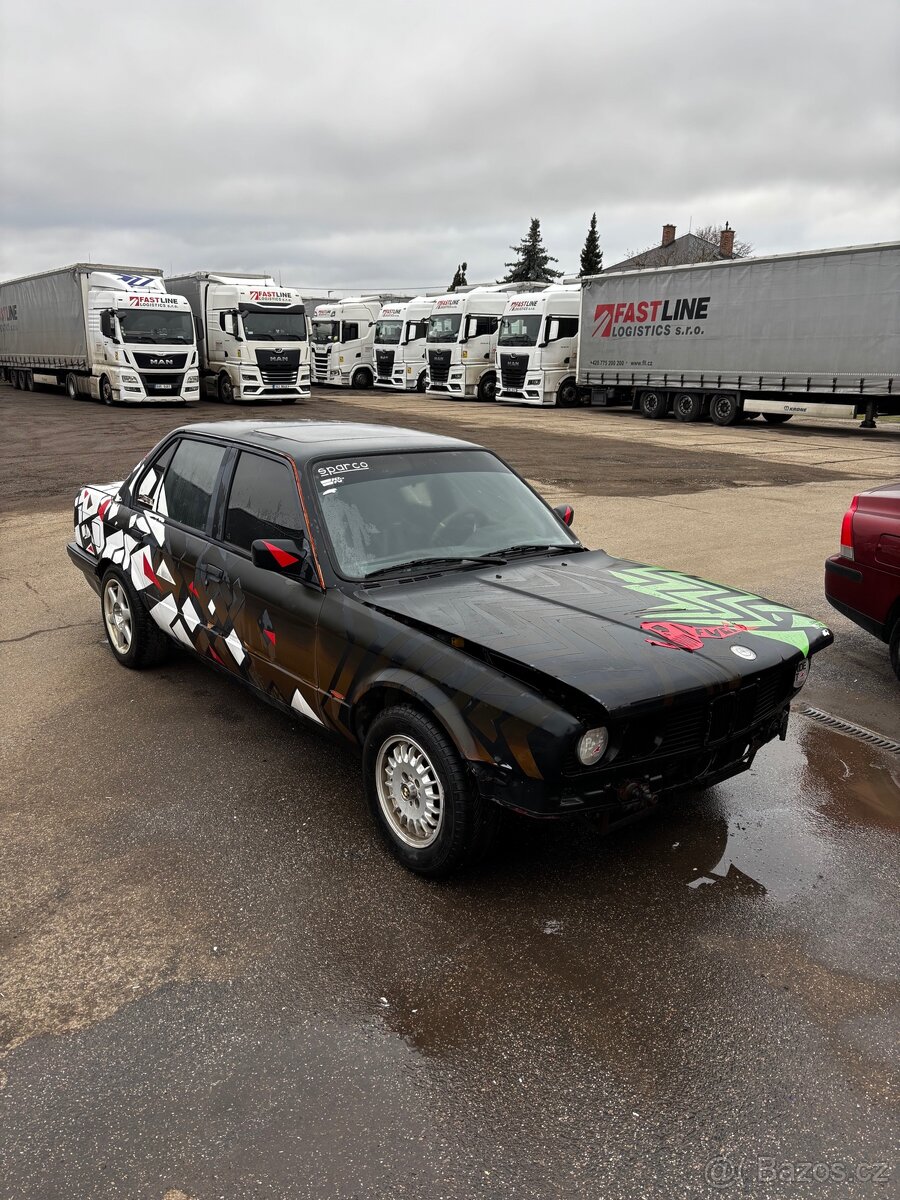 Kastle bmw e30 sedan na drift, bez motoru - 3
