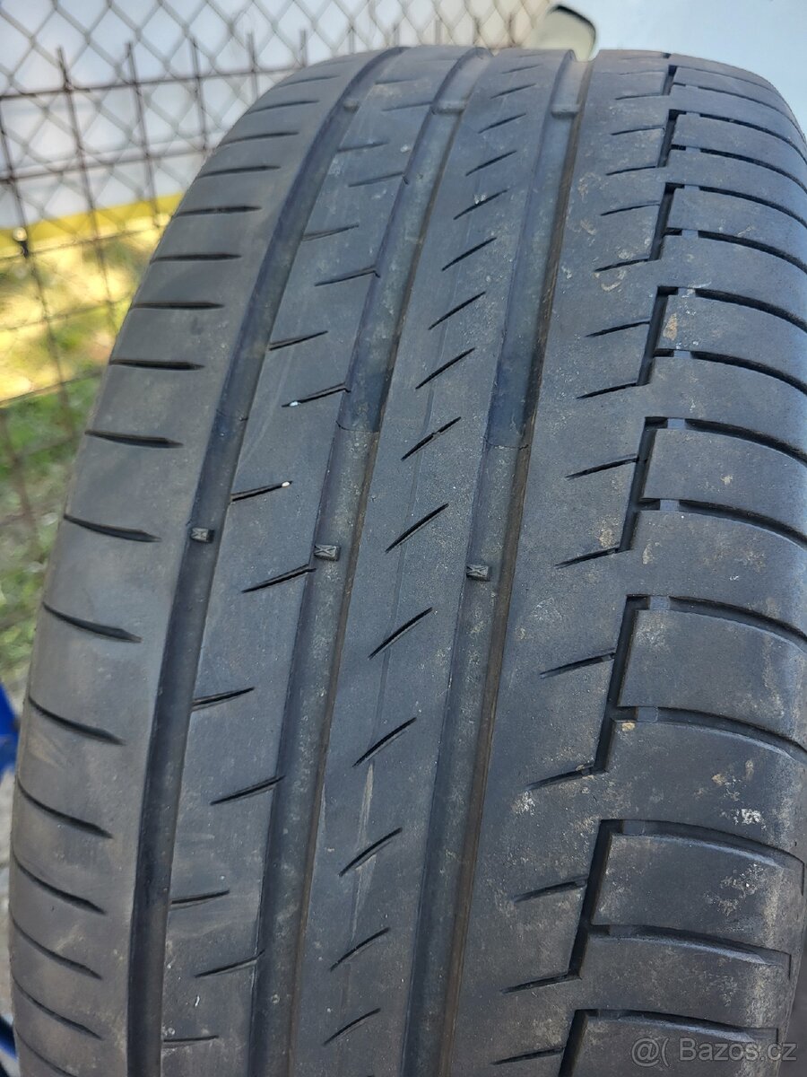 235 50 19" Continental - 3