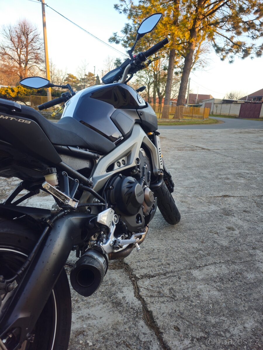 Yamaha mt09 - 3