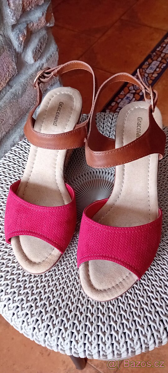 Zánovní dámské letní boty od Deichmanna vel.38 - 3