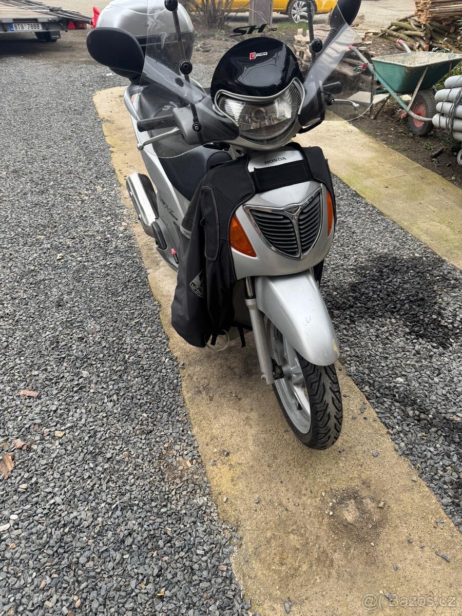 Skútr HONDA SH 150 - 3