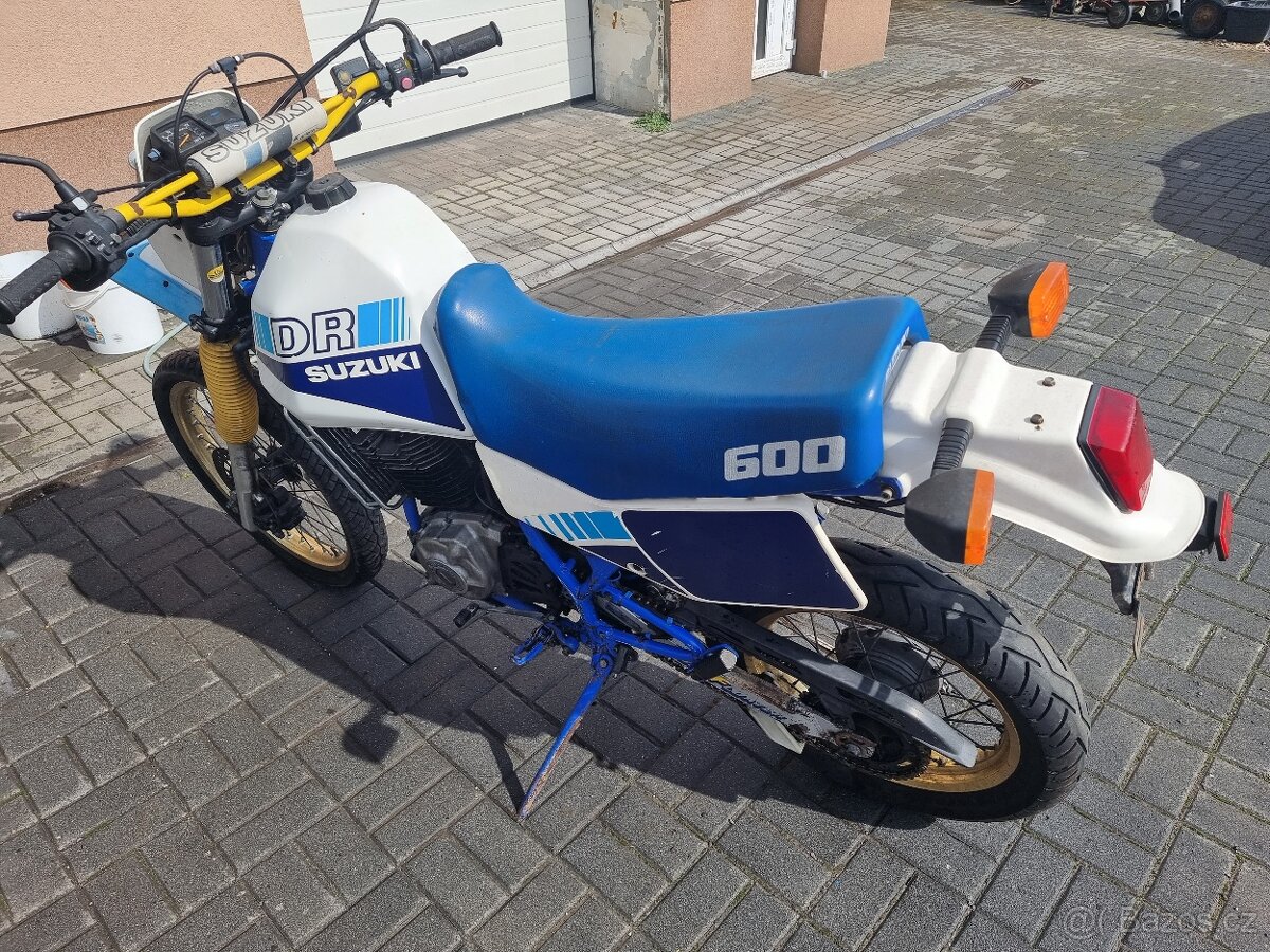 Suzuki DR 600 - 3