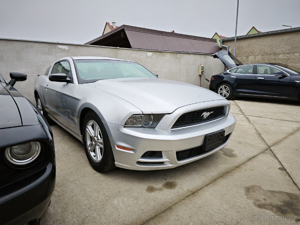 Ford Mustang 3.7 - 3