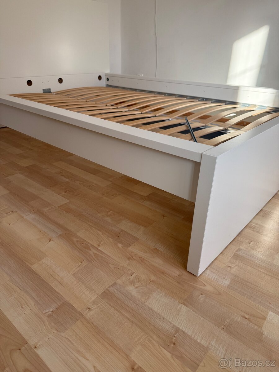 Krásnou postel 140 x 200 cm - 3