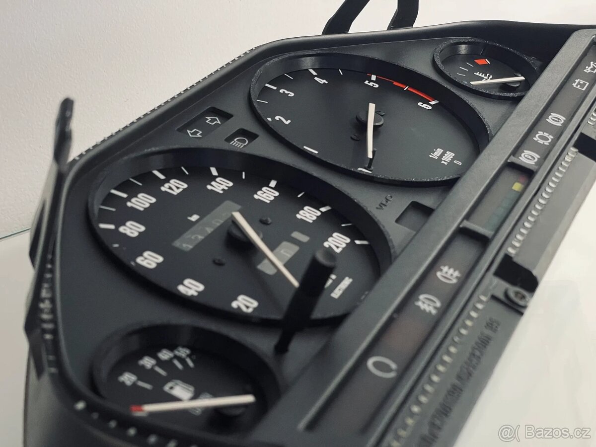 BMW E30 - Kroužky do budíku - 3