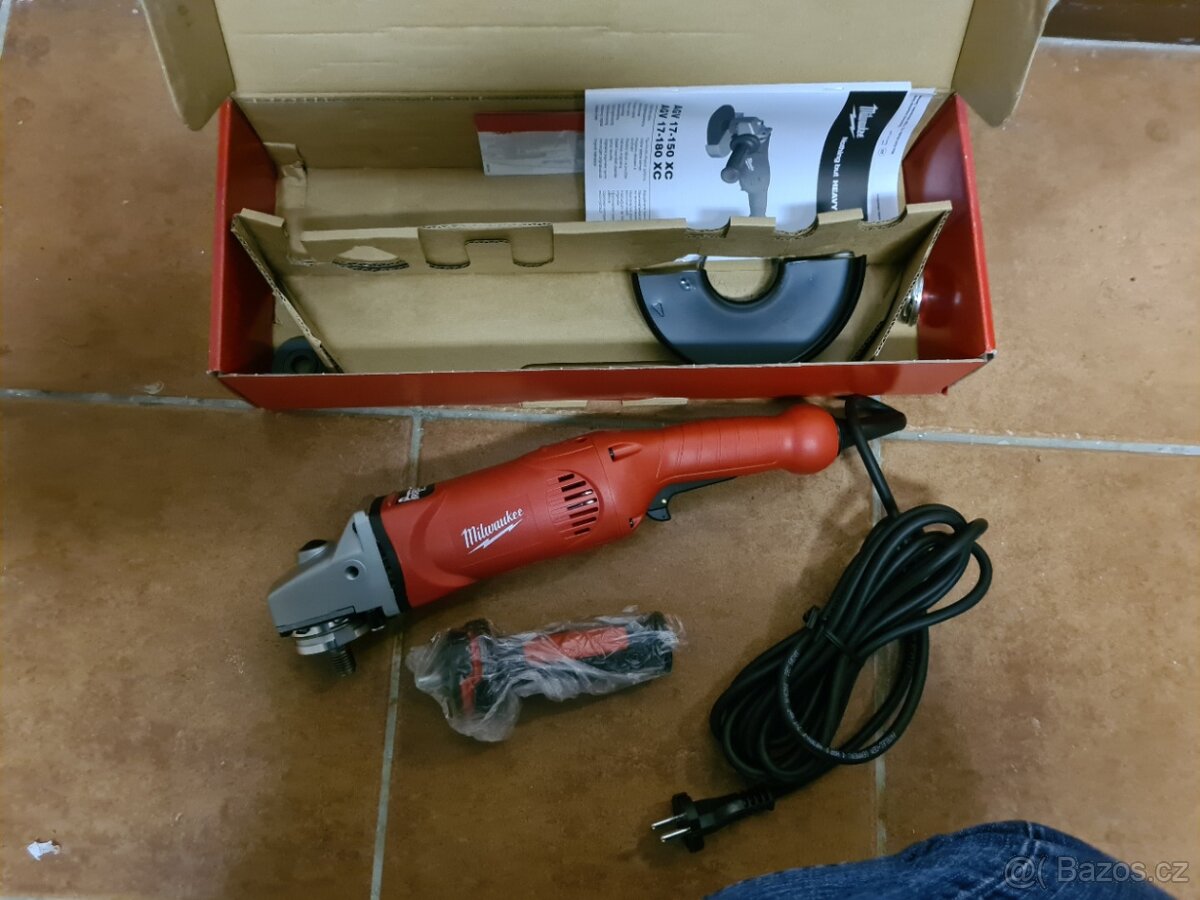 úhlová bruska AGV 15-125 - 3