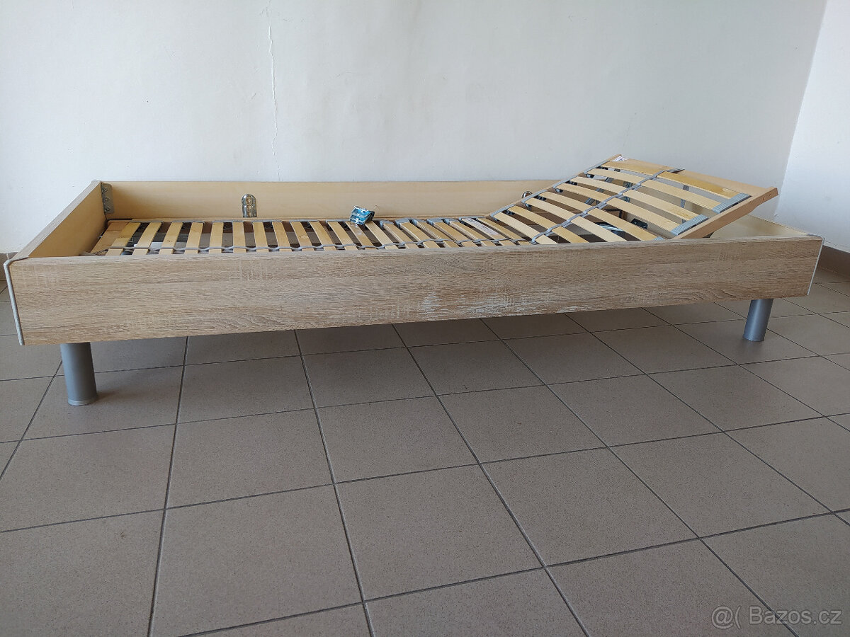 Dřevěná postel-jednolůžko - 3