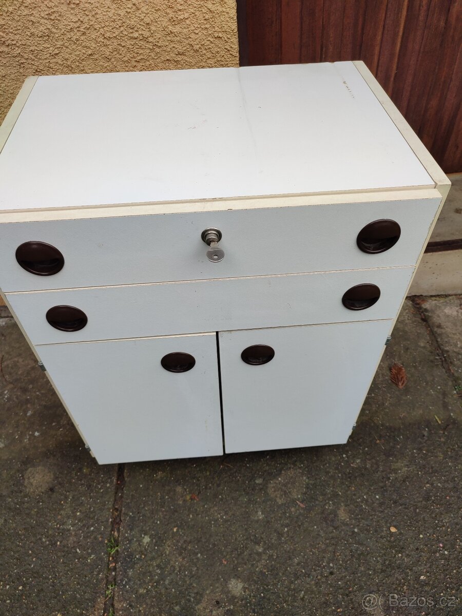 Daruji skříňku - 3