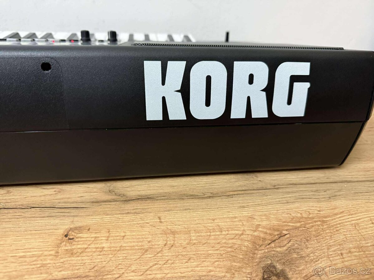 klávesy Korg Pa600 - 3