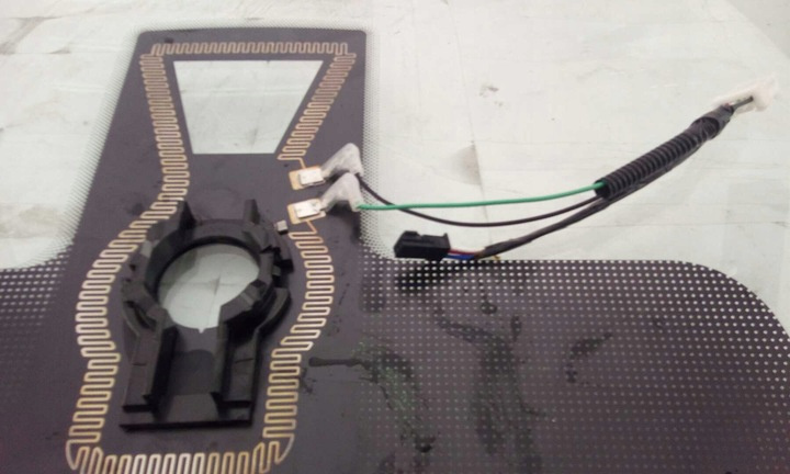 Ford F150 čelní sklo