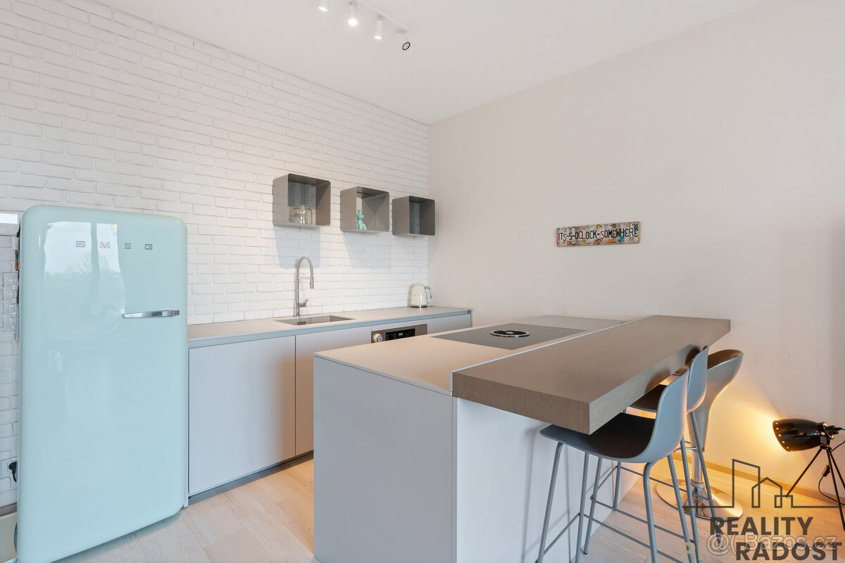 Pronájem bytu 2+kk/B, OV, 65 m2, Praha 7 - Holešovice - 3