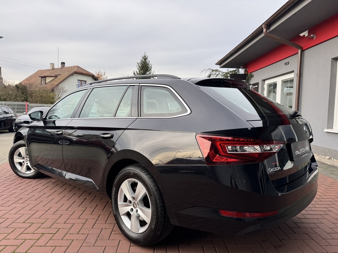 Škoda Superb 2.0TDi Ambition Xenony Navi Digi Klima - 3
