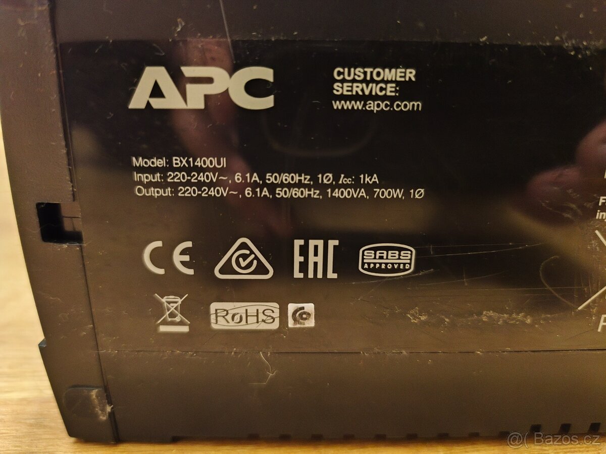 Záložní zdroj APC BX1400U - 3