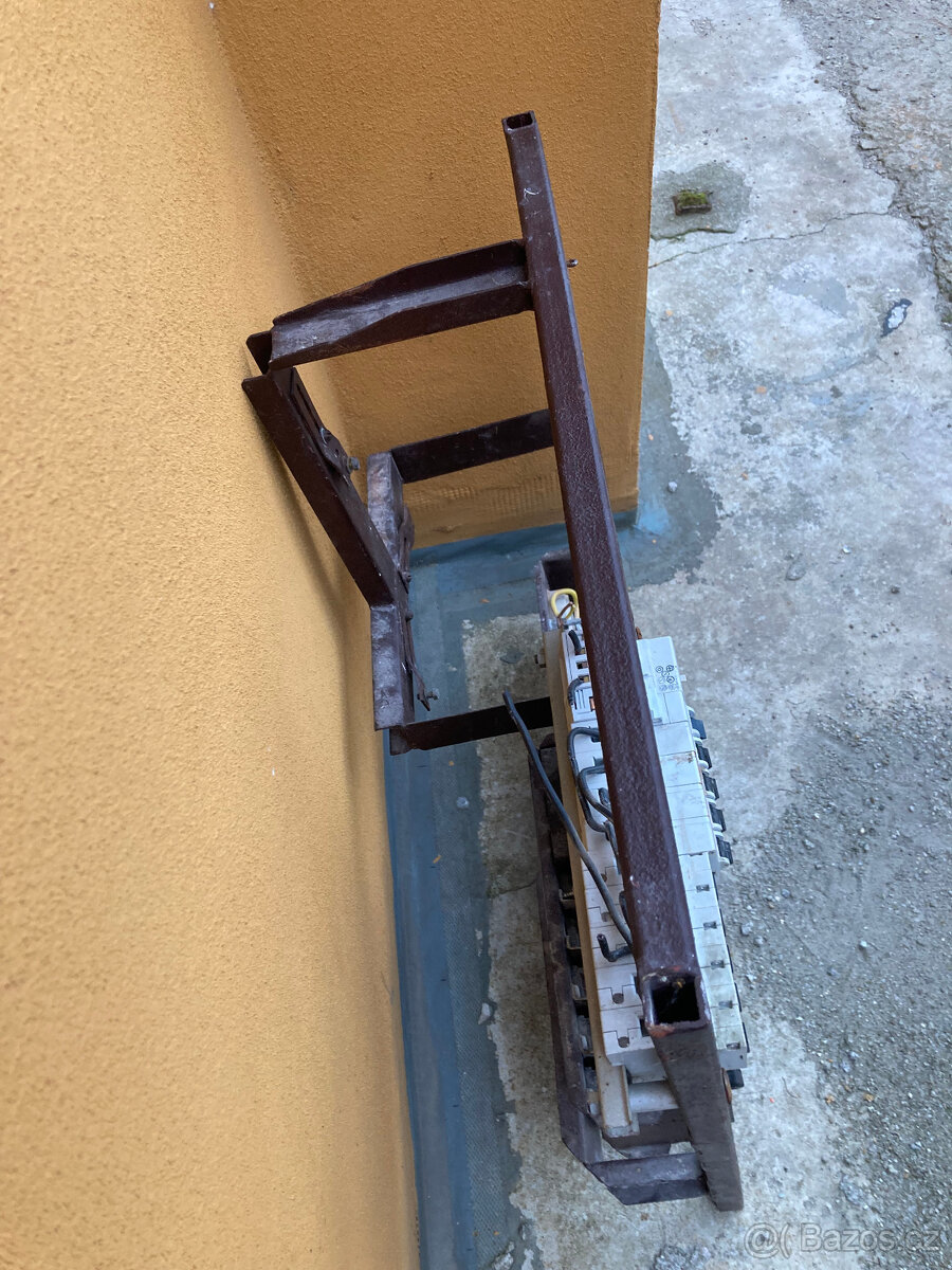 Elektrický rozvaděč, jističe, elektroinstalace za 500 kč - 3