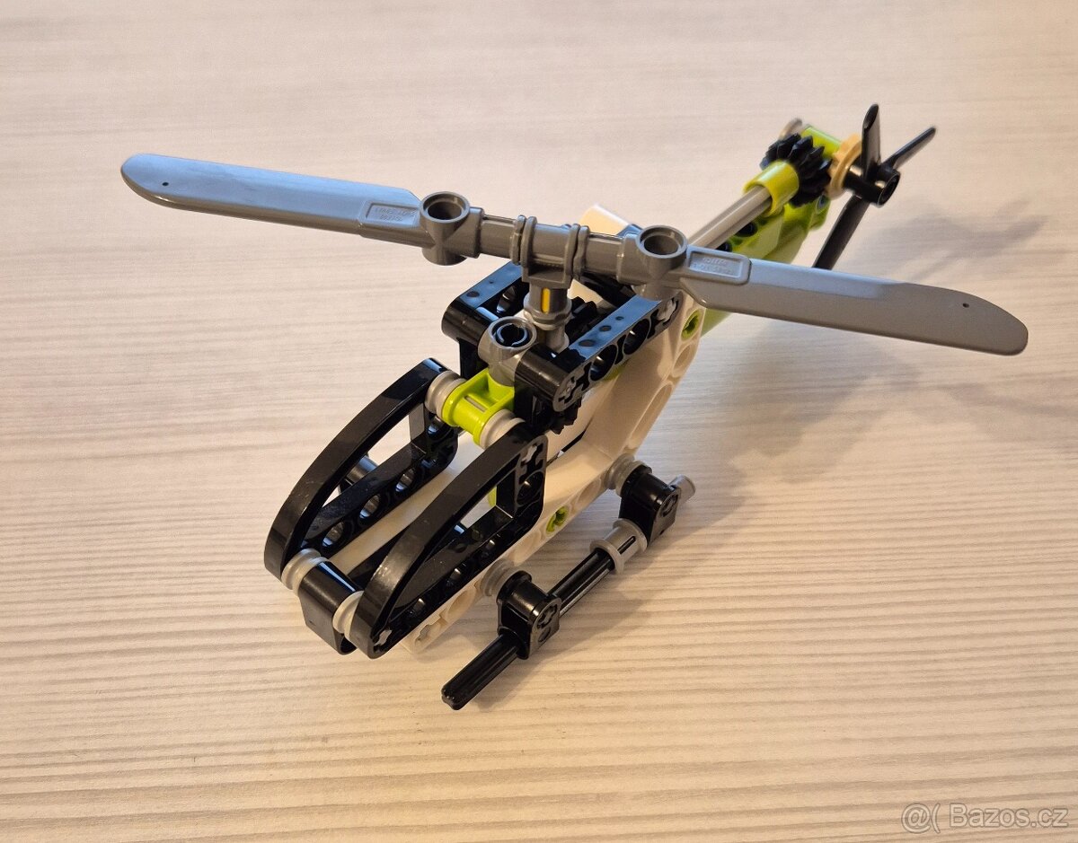 30465 LEGO Technic - Helikoptéra - 3