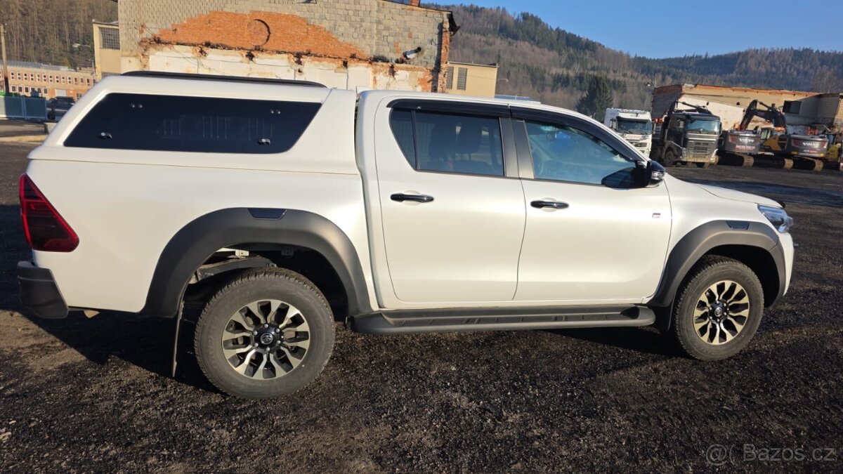 Toyota Hilux GR Sport - 3