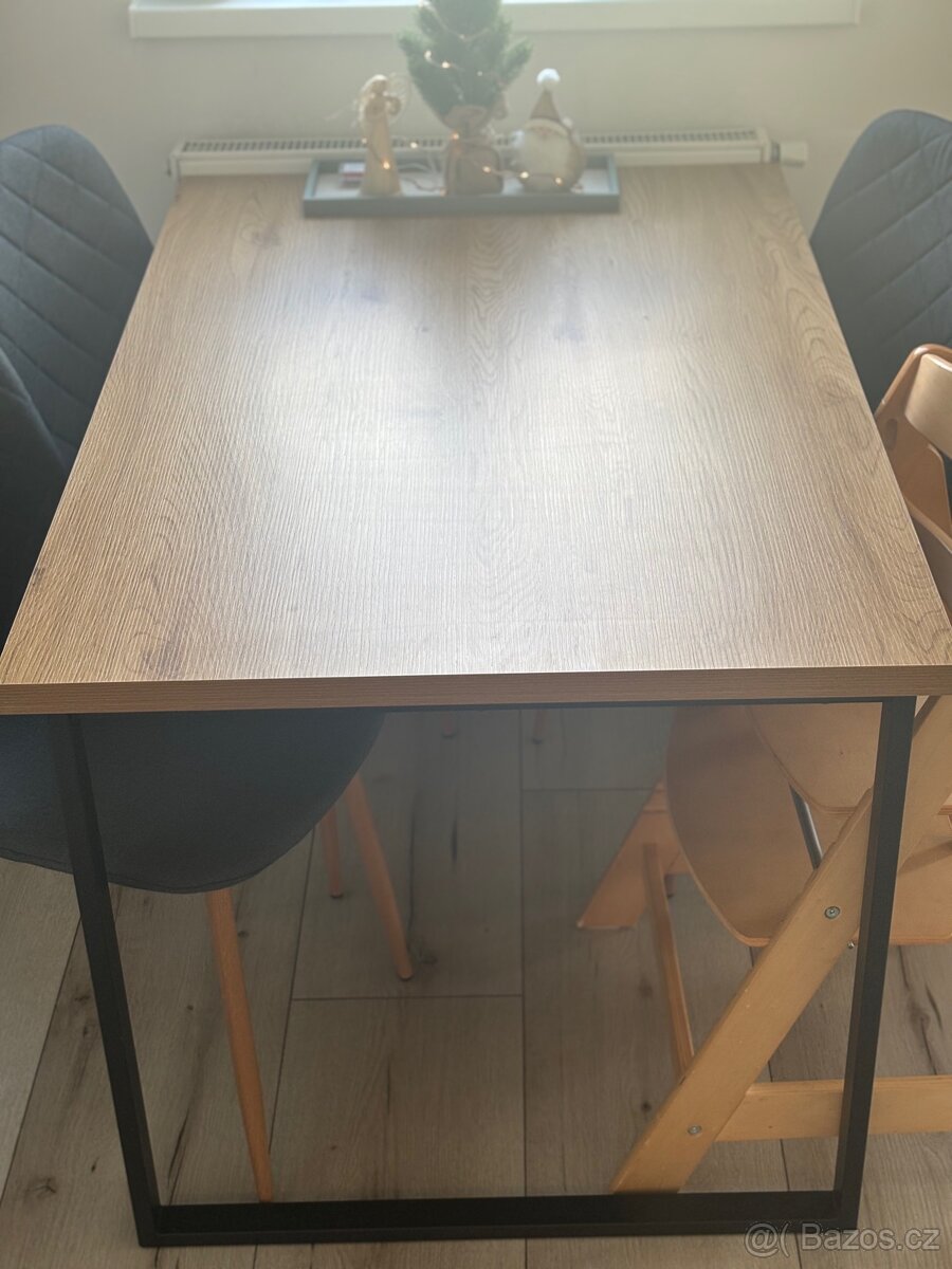 Jídelní stůl - 3