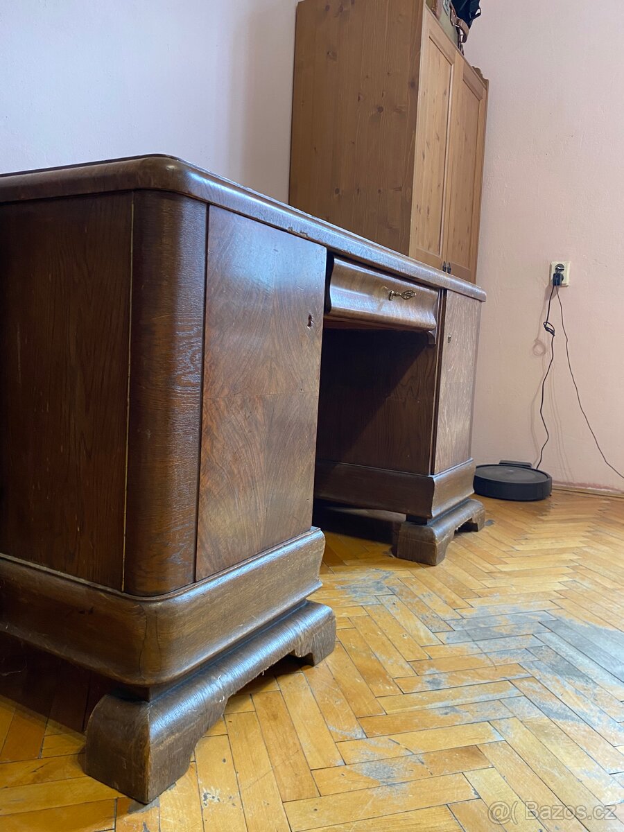 Dřevěný psací stůl - 3