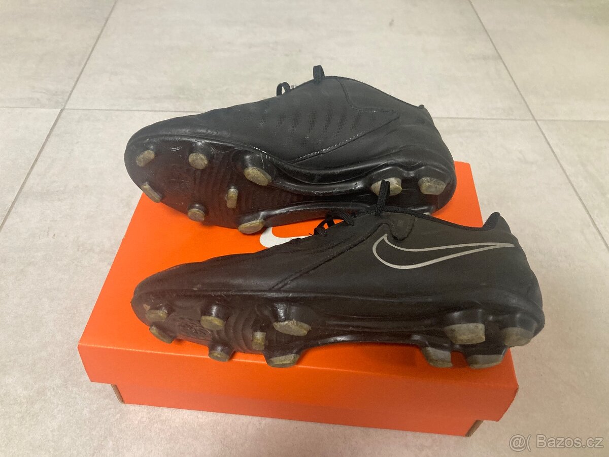 Dětské kopačky Nike Phantom JR, 35,5 EUR - 3