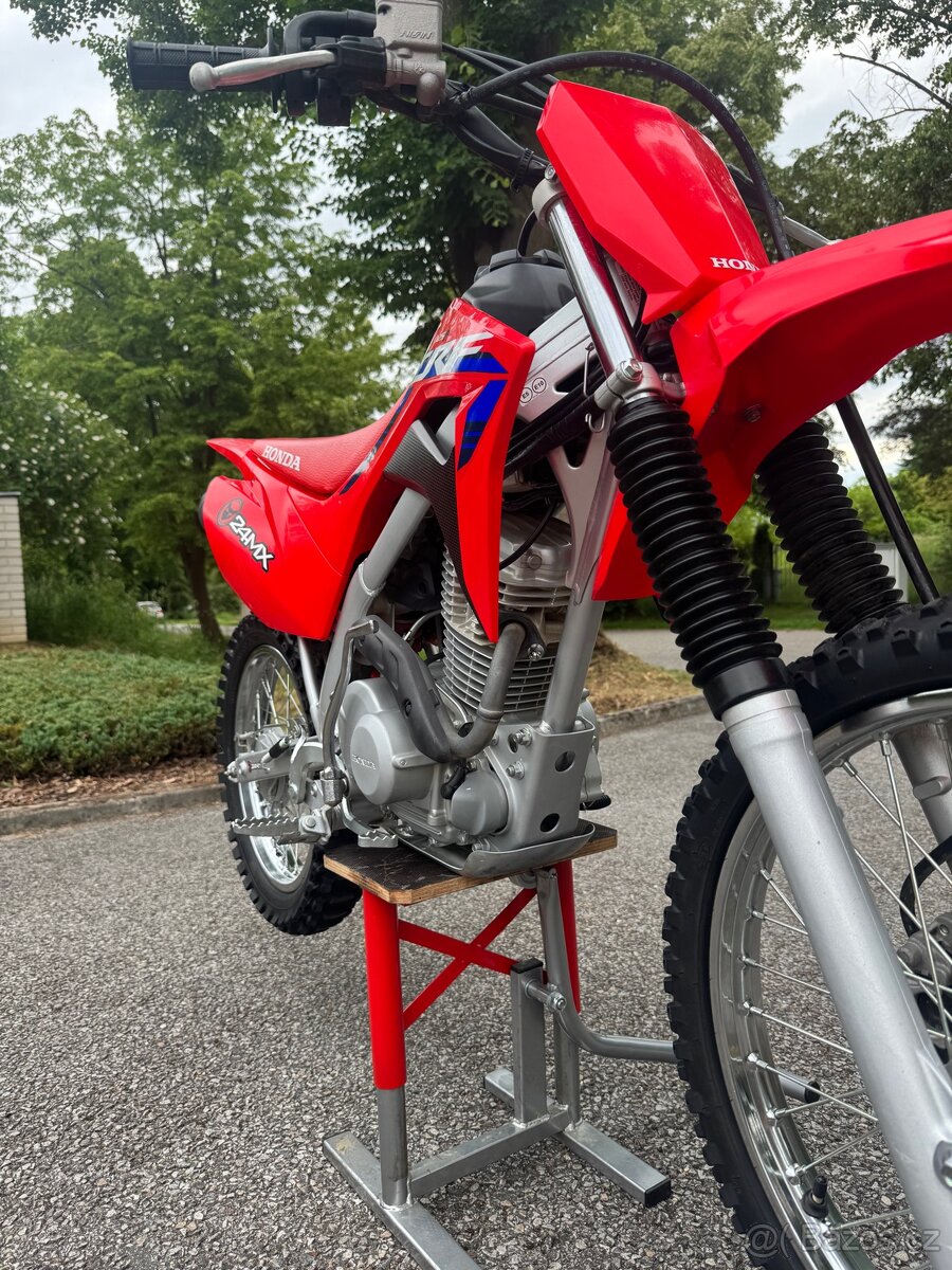 Honda crf125f (velké kola)