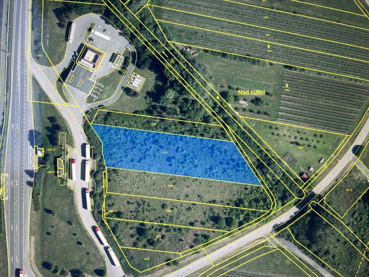 Nabízíme k prodeji komerční pozemek v obci Bavory - 3