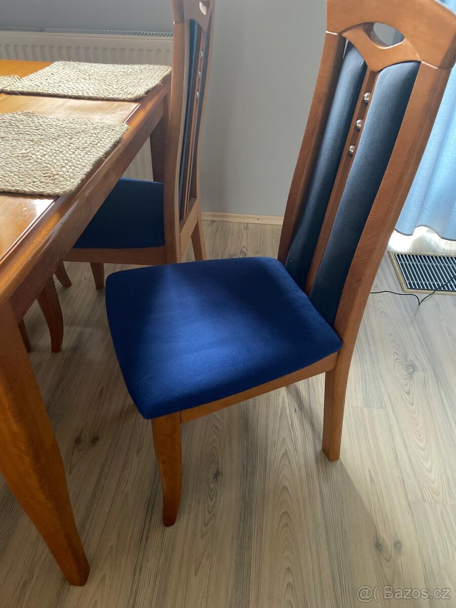 Jídelní stůl a 4 židle - 3