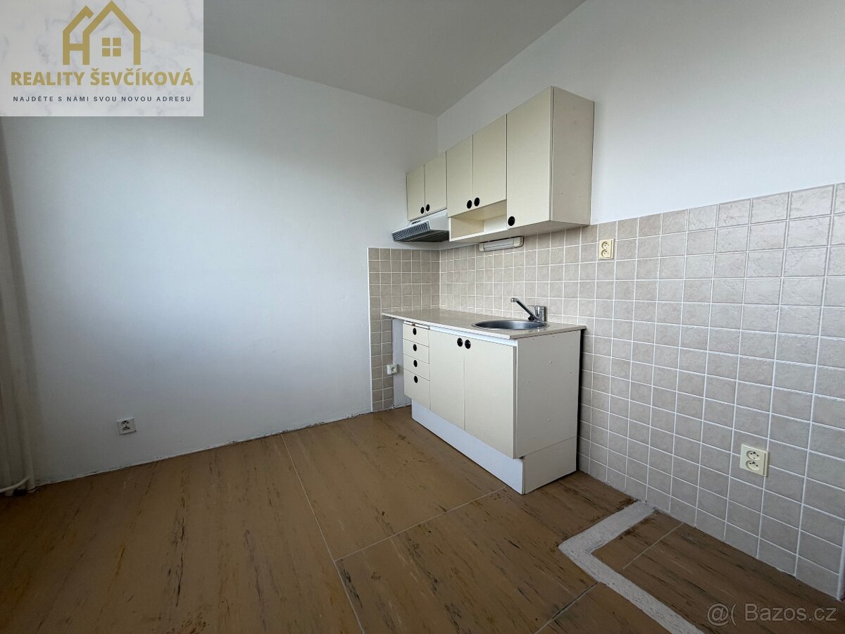 Pronájem bytu 1+1, 41 m2 – tř. Edvarda Beneše - 3